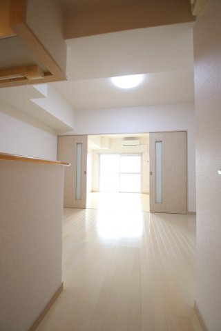 リファレンス東公園の居間写真