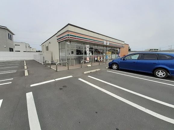 コンビニ　セブンイレブン鳥山上町店（コンビニ）まで480m
