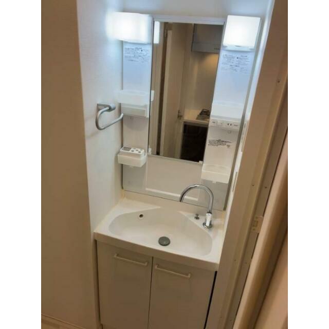 洗面設備　同仕様写真含む
