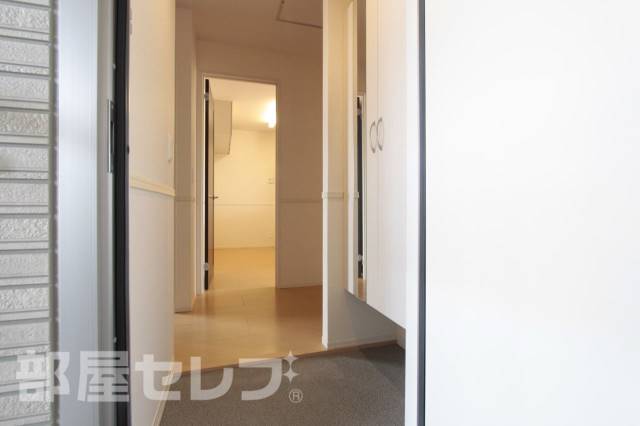 玄関　３０１号室撮影