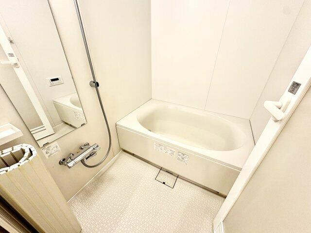 バス・シャワールーム　追焚機能、浴室乾燥機
