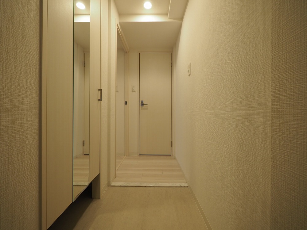 玄関　収納もある玄関です