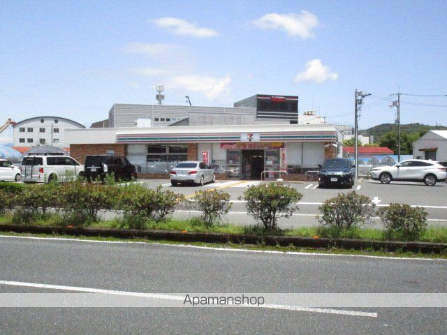 コンビニ　セブン－イレブン高知桟橋通１丁目店（コンビニ）まで5365m