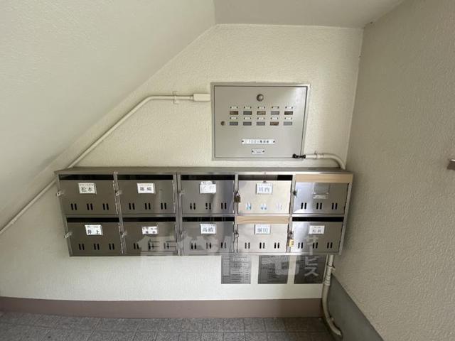 香里三井団地A95号棟の外観写真