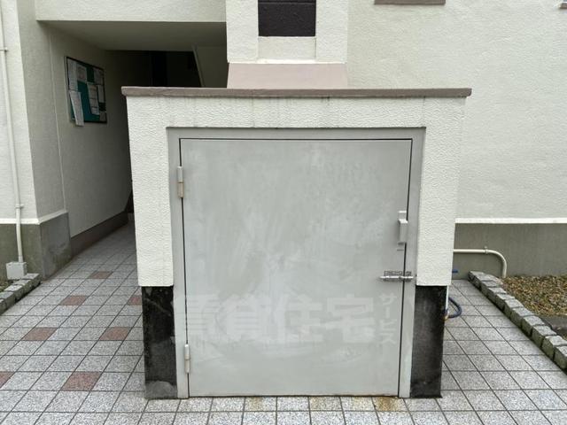 香里三井団地A95号棟の外観写真