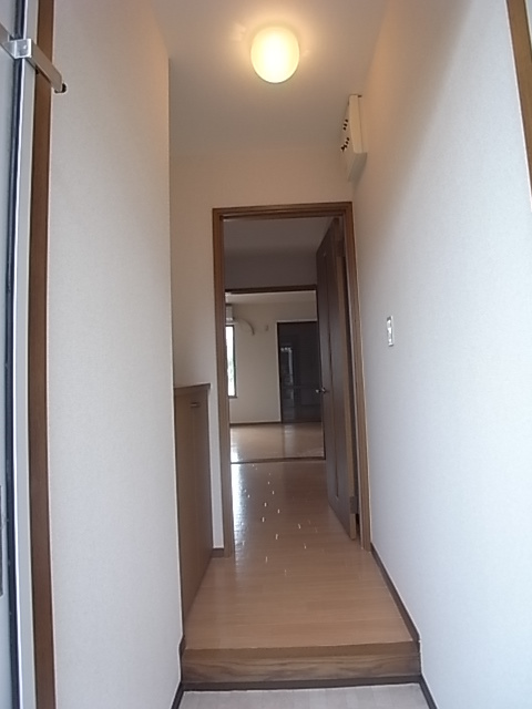 マンションギュゼール2の玄関写真