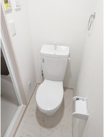 トイレ　落ち着いた色調のトイレです♪