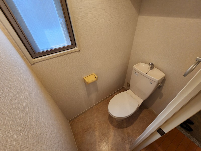 ジャスティス駅東のトイレ写真