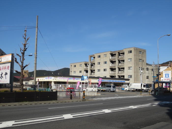 コンビニ　ローソン（コンビニ）まで80m
