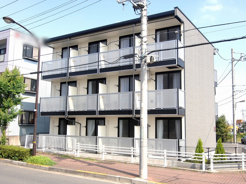 東武伊勢崎線 竹ノ塚駅 バス乗車時間：25分 最寄りバス停で下車 徒歩3分 築19年