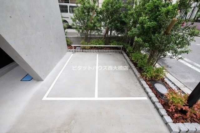 駐車場　バイク