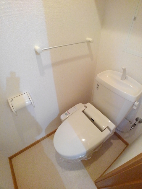 メゾン ド プロバンス Aのトイレ写真