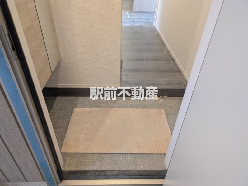 玄関　同建物別部屋