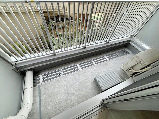 パークアクシス横浜阪東橋の玄関写真
