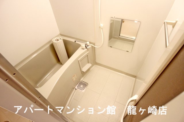 バス・シャワールーム　バス・トイレ別です♪