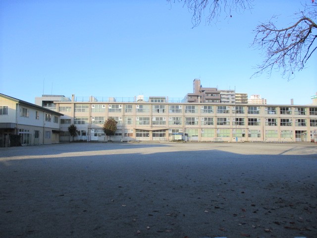 小学校　宇都宮市立簗瀬小学校（小学校）まで804m