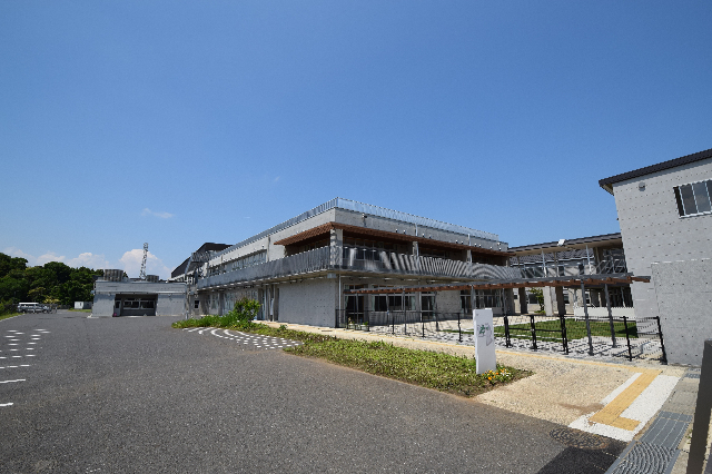 小学校　大網白里市立大網小学校（小学校）まで1218m