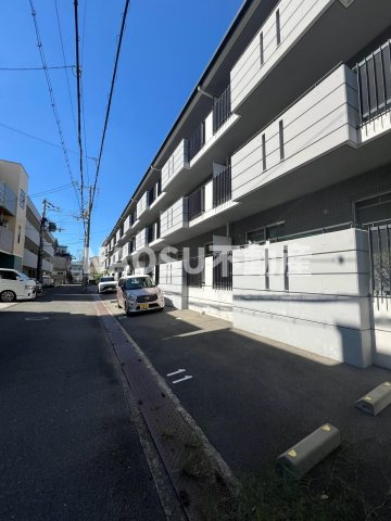 駐車場　駐車場に車を止められます