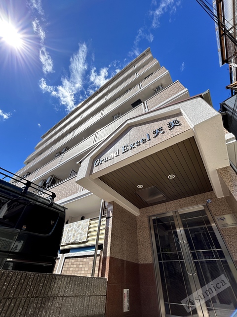 エントランス　ここに住む幸せ。明るいエントランス。