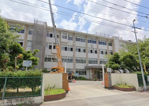 小学校　福岡市立板付北小学校（小学校）まで553m