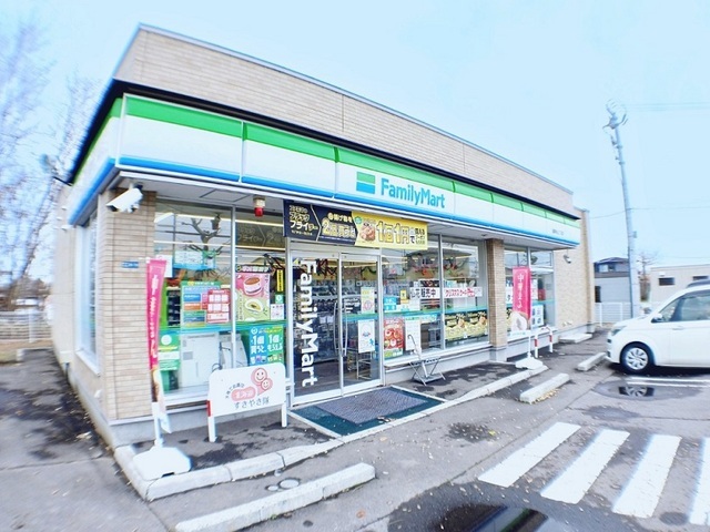 その他　ファミリーマート神山２丁目店（その他）まで400m