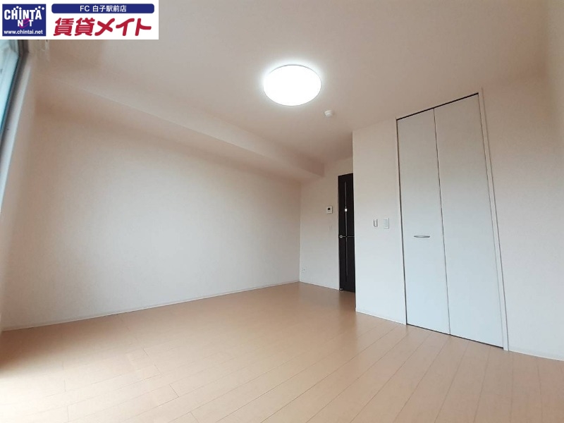 その他部屋・スペース　別部屋反転写真です