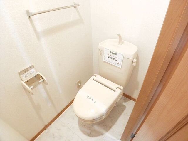 トイレ　コンパクトで使いやすいトイレです