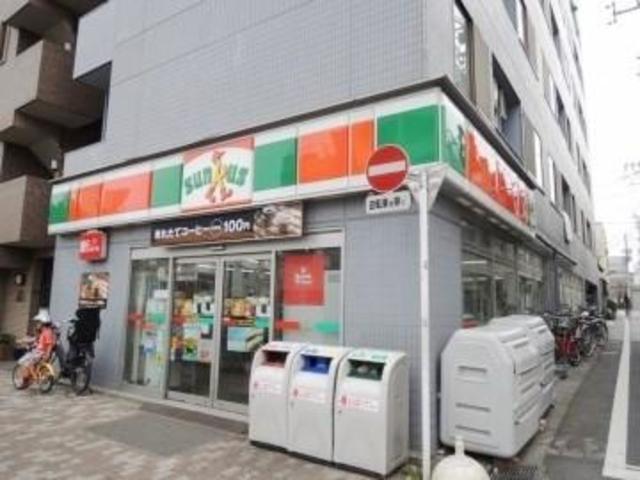 コンビニ　サンクス新宿余丁町店（コンビニ）まで242m