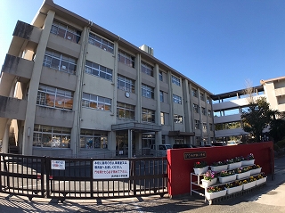 小学校　鹿児島市立西伊敷小学校（小学校）まで1625m