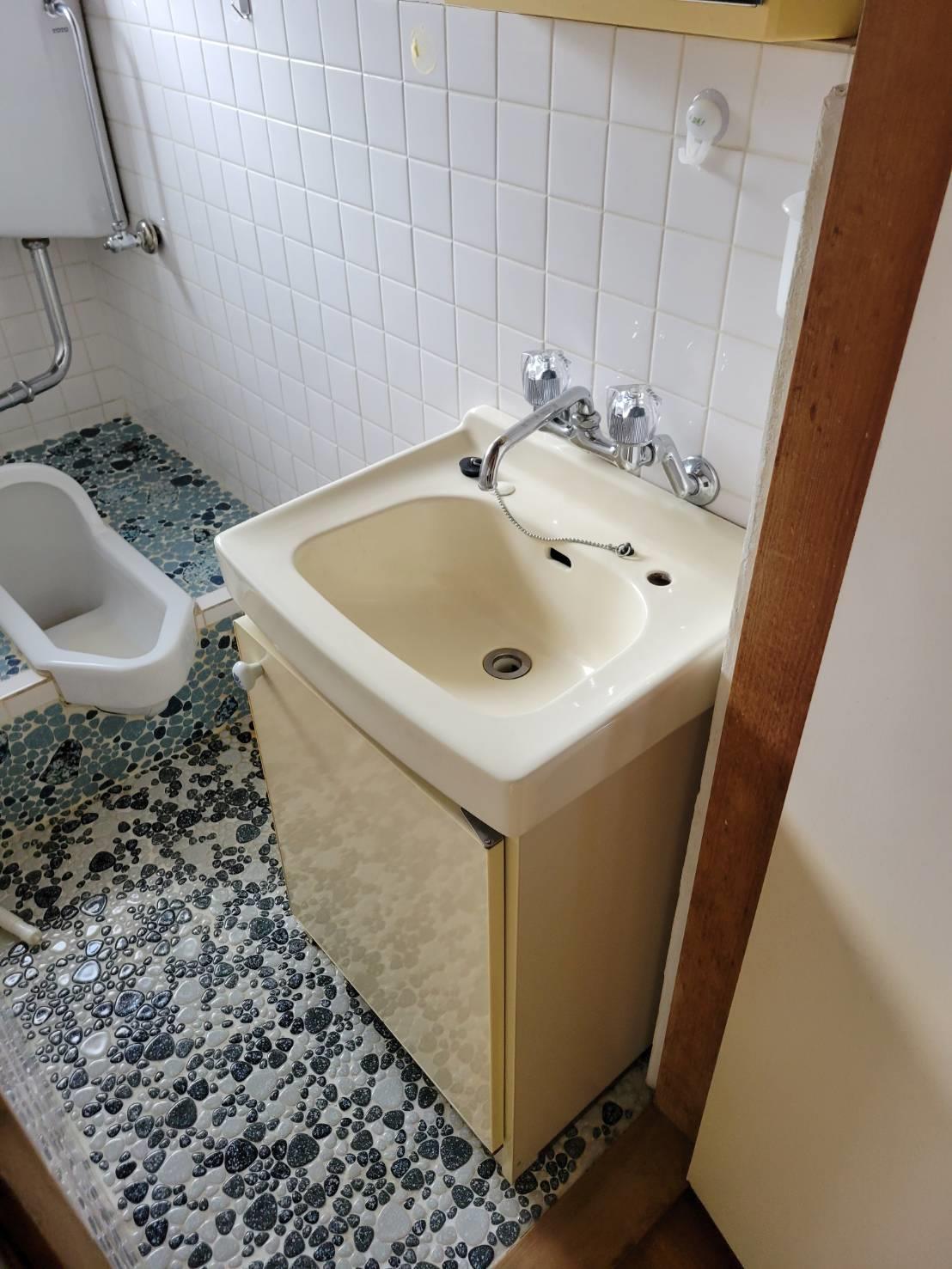 洗面設備　2階トイレに洗面台が完備されています♪