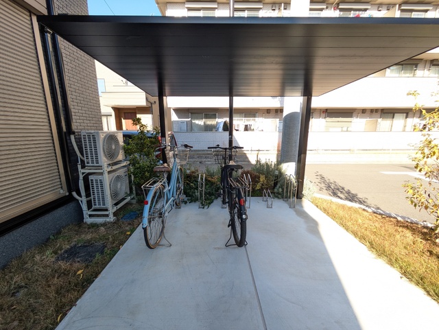 その他共有部分　屋根付き駐輪場