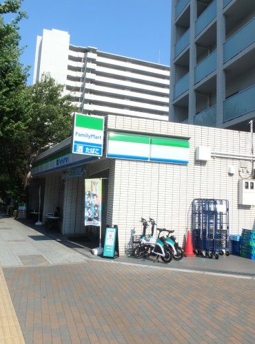 コンビニ　ファミリーマート 森ノ宮中央店（コンビニ）まで65m