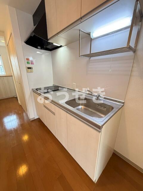 キッチン　同建物別部屋の写真となります。