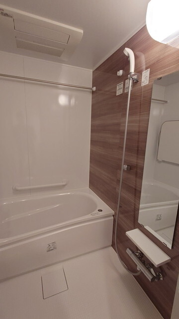 バス・シャワールーム　※写真は同タイプ住戸です。