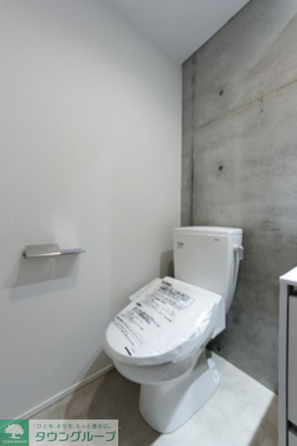 トイレ　※写真は同タイプ住戸です。