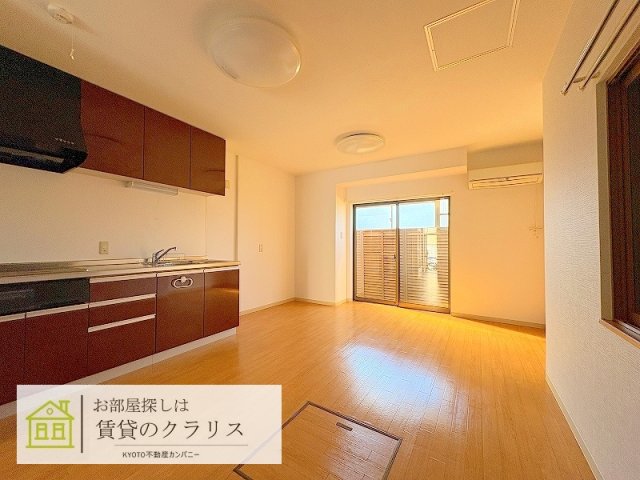 桂清水町貸家の居間写真
