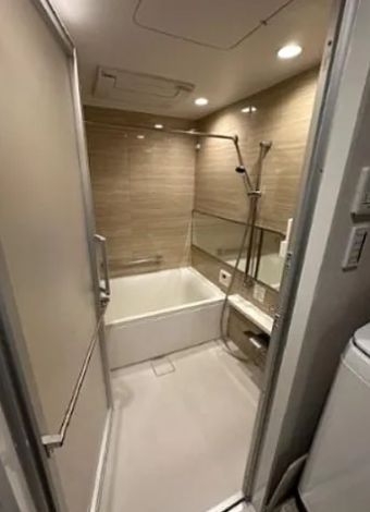 小田急線 下北沢駅 徒歩4分 3階建 築5年の風呂写真