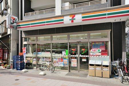コンビニ　セブンイレブン 中央区新川1丁目店（コンビニ）まで528m