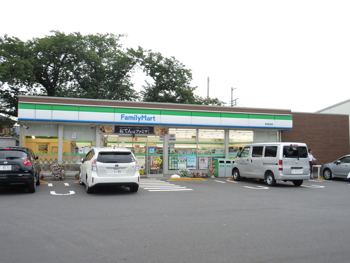 コンビニ　ファミリーマート 東名町田店（コンビニ）まで136m