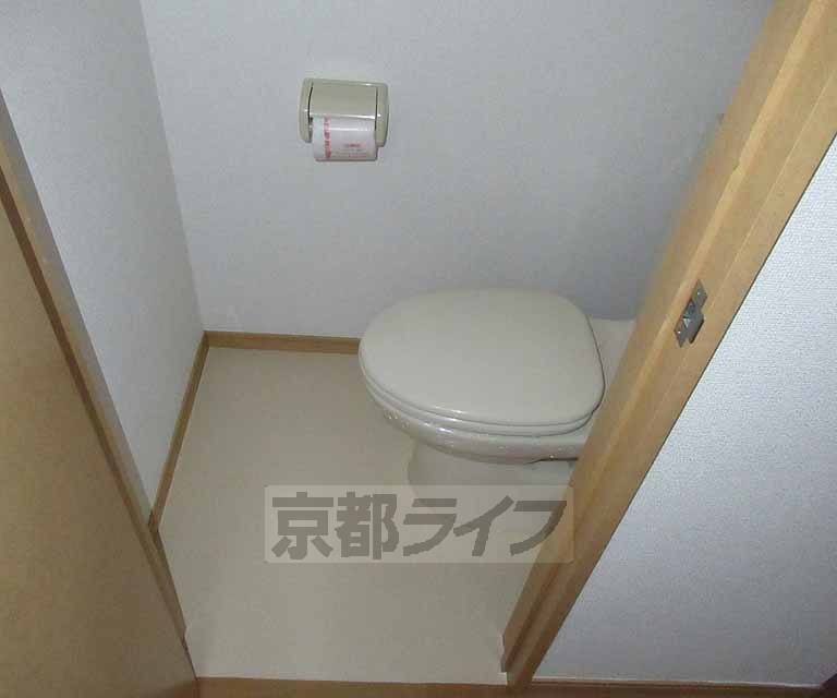 近鉄京都線 三山木駅 徒歩5分 2階建 築25年のトイレ写真