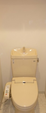 トイレ　★温水洗浄便座完備★