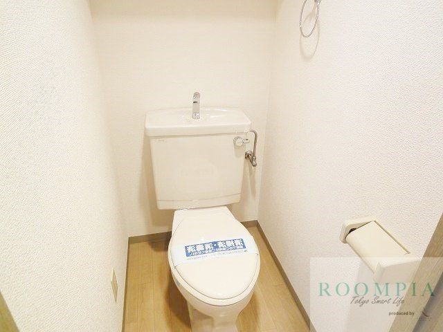 トイレ　同タイプの別のお部屋です