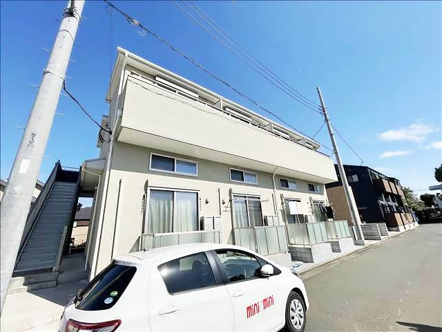 建物外観　きれいな建物です。大学まで平坦でアクセス可能です。