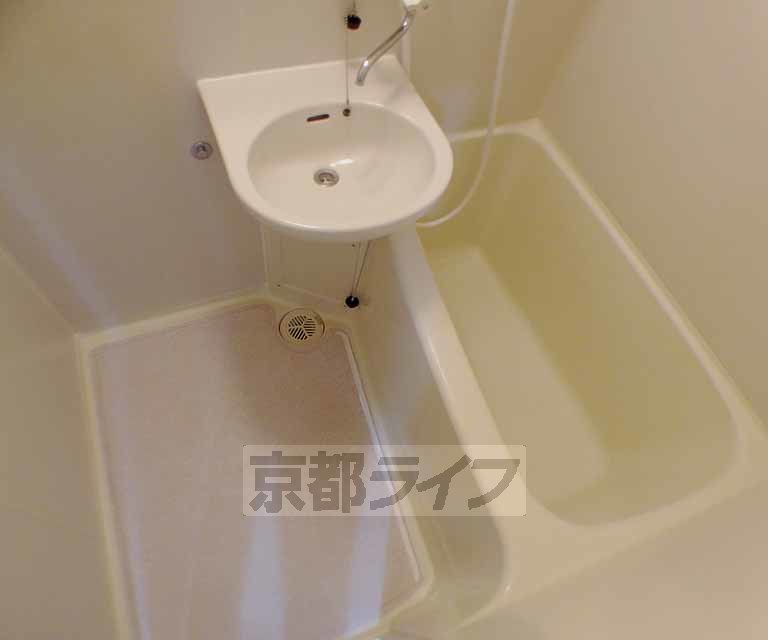 バス・シャワールーム　きれいなセパレートの割安アパート