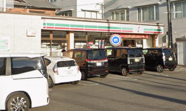 コンビニ　セブンイレブン 名古屋六田1丁目店（コンビニ）まで296m
