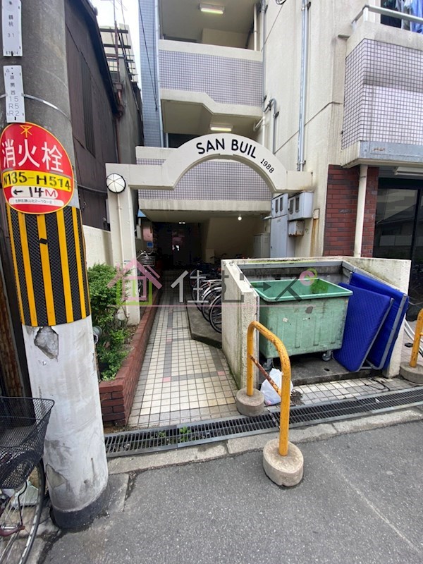 サンビル勝山北の外観写真