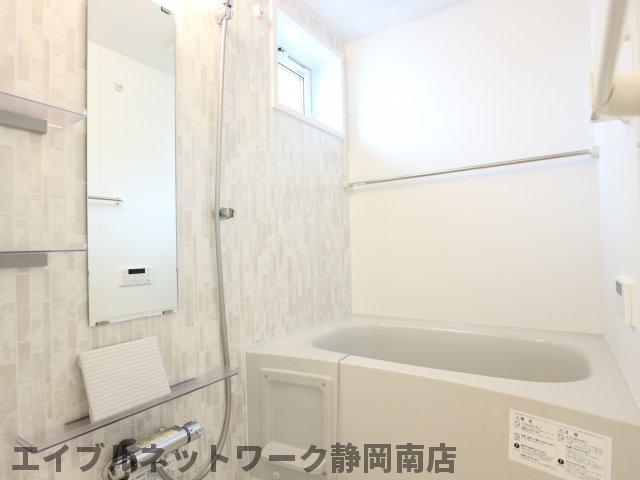 バス・シャワールーム　きれいなお風呂です
