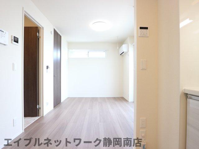 その他部屋・スペース　こちらの居間で趣味の時間をお楽しみください
