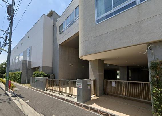 小学校　世田谷区立下北沢小学校（小学校）まで550m