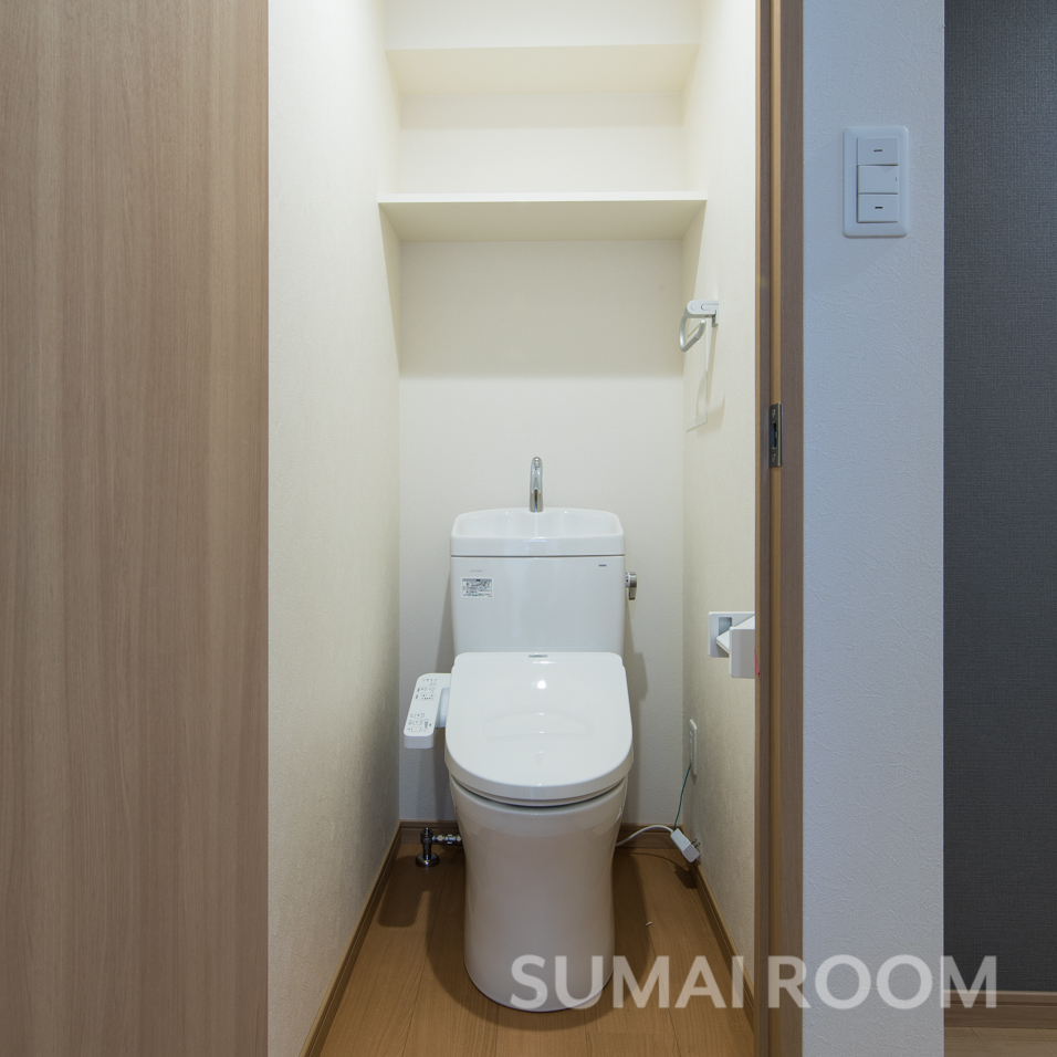 地下鉄空港線 藤崎駅 徒歩8分 8階建 築8年のトイレ写真